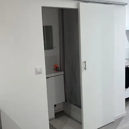 Moderne Refait A Neuf Proximite Centre Et